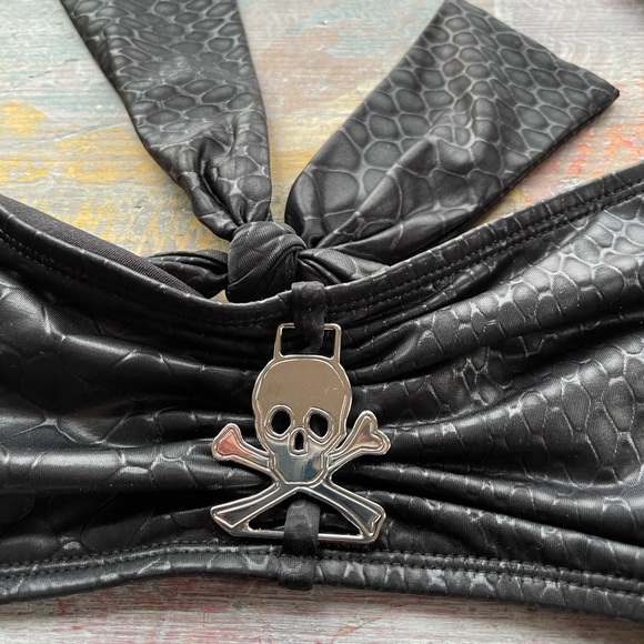 Skull Bikini Top - Picture 2 of 7